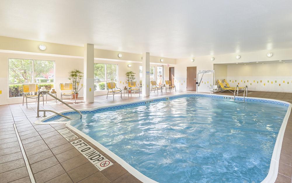 Fairfield Inn & Suites Dallas Park Central Экстерьер фото