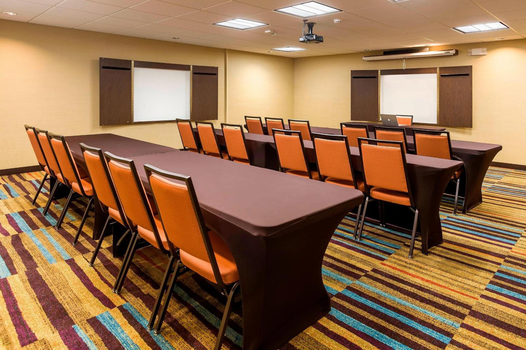 Fairfield Inn & Suites Dallas Park Central Экстерьер фото