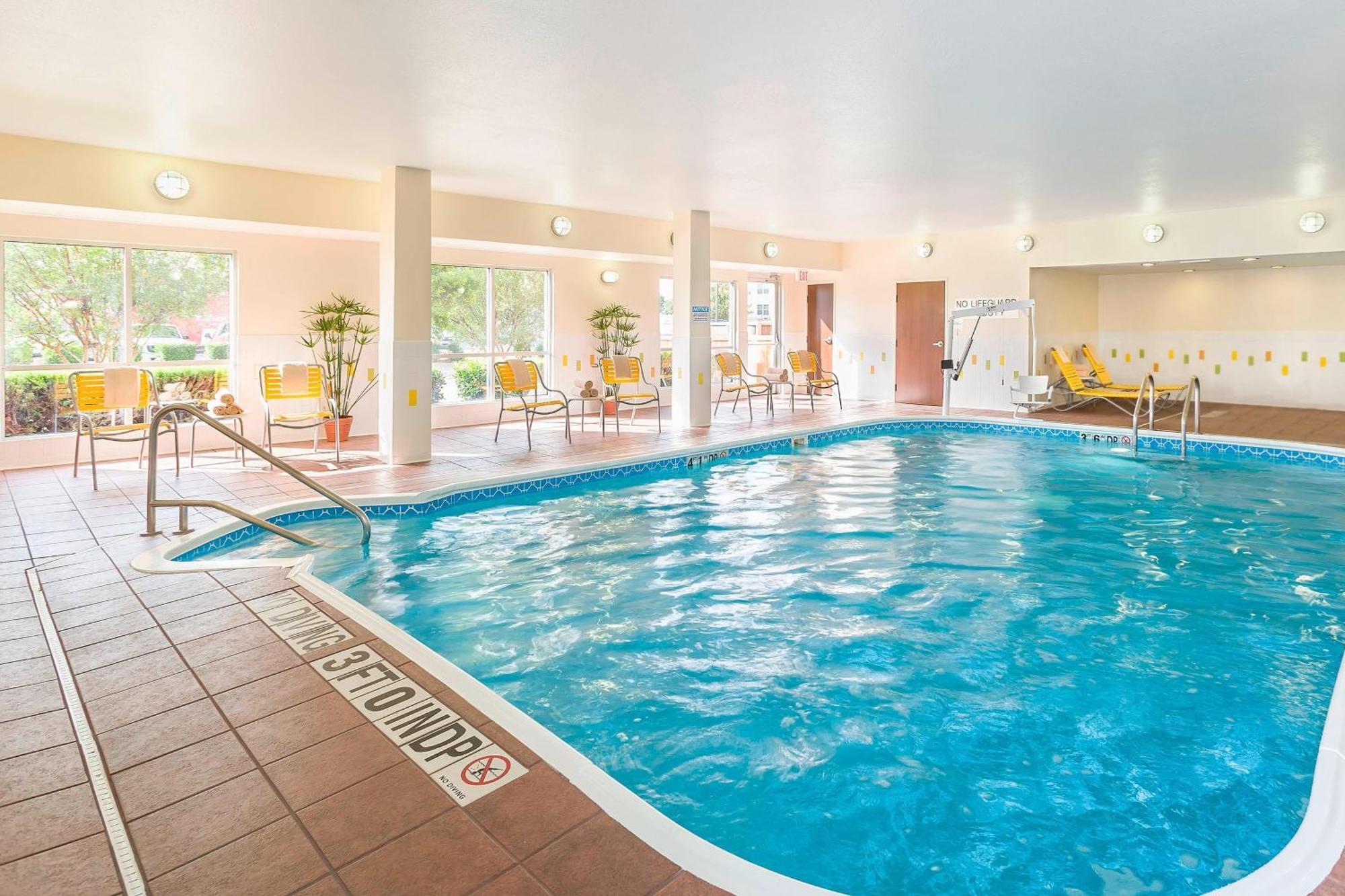 Fairfield Inn & Suites Dallas Park Central Экстерьер фото
